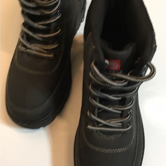 Unltd. Boy’ black boots size 2. New! - Picture 4 of 6